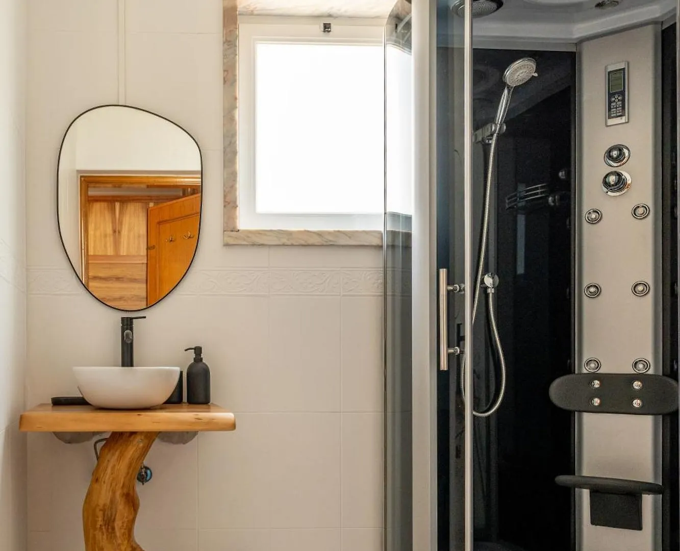 Lisbon Surf Hostel Carcavelos  Carcavelos (Lisbon)