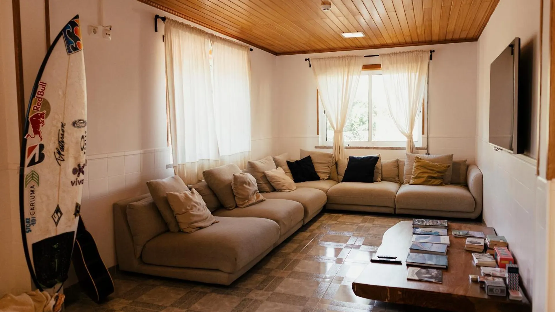 Lisbon Surf Hostel Carcavelos  0*, Carcavelos (Lisbon)